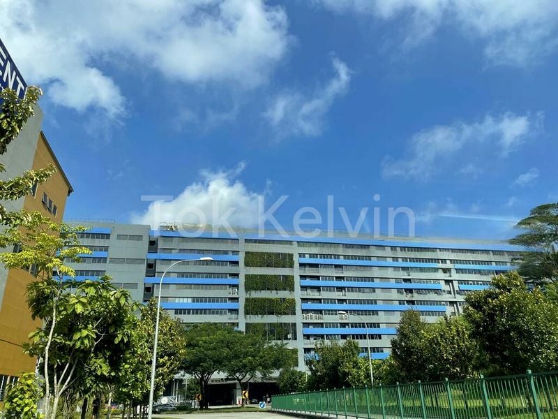 Carros Centre - Image 1