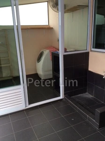 5+1 Bed Semi-Detached House (Landed) for Rent in  Phillips Avenue - Image 12