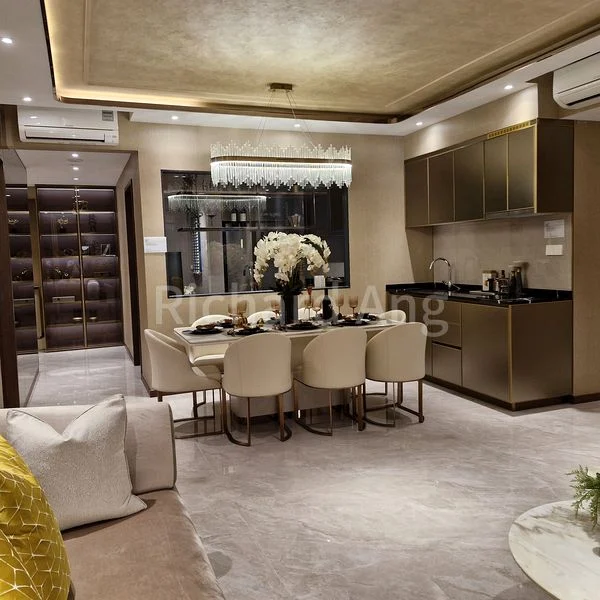 5+1 Bed Condo for Sale in Chuan Park - Image 1