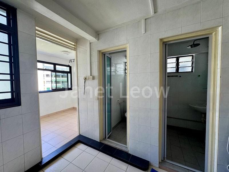 5 Room (5I) HDB for Sale in 118 Lorong 1 Toa Payoh - Image 6