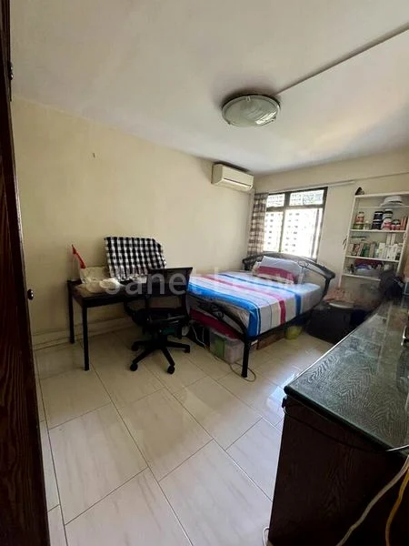 5 Room (5I) HDB for Sale in 118 Lorong 1 Toa Payoh - Image 8