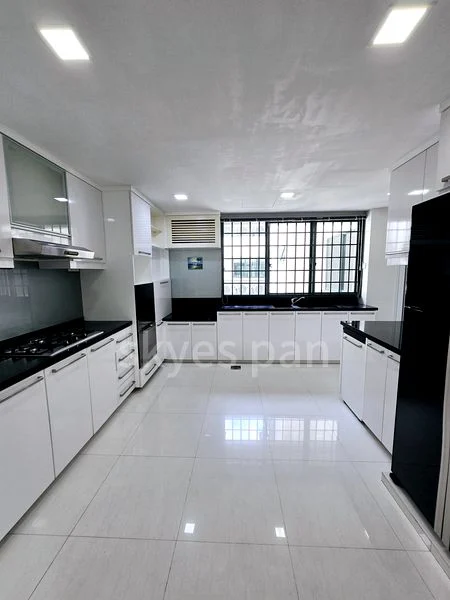 4+1 Bed Condo for Rent in  Palm Spring - Image 9