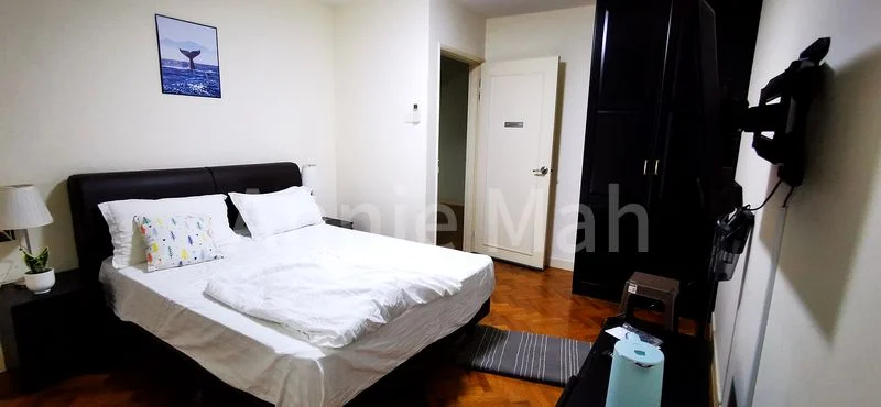 Master Room (Landed) for Rent in  Golden Shower Park - Image 4