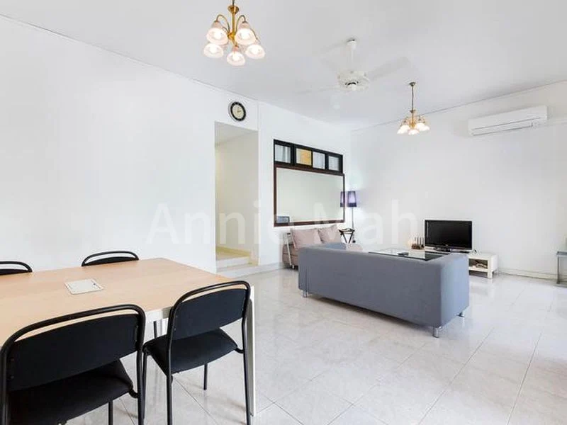 Master Room (Landed) for Rent in  Golden Shower Park - Image 7