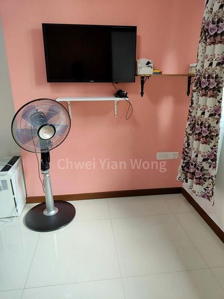 Common Room (HDB) for Rent in  492D Tampines Street 45 - Image 3