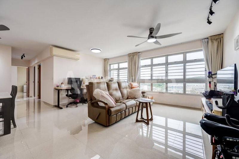 5 Room (5I) HDB for Sale in 293A Bukit Batok Street 21 - Image 3