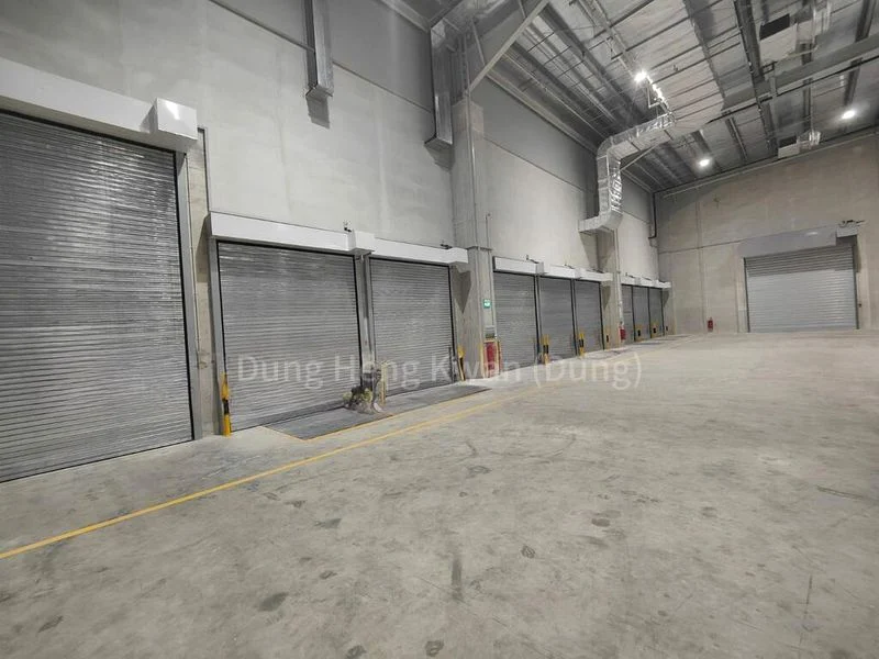 Warehouse for Rent:  12m Ceiling - Air Conditioning - Multiple Loading Bays - Image 1