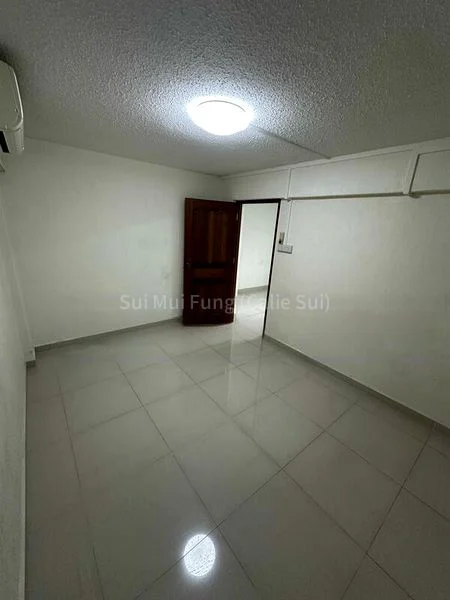 3 Room (3I) HDB for Sale in  92 Commonwealth Drive - Image 2