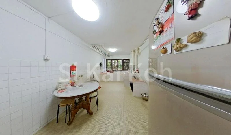 3 Room (3NG) HDB for Sale in  182 Ang Mo Kio Avenue 5 - Image 2