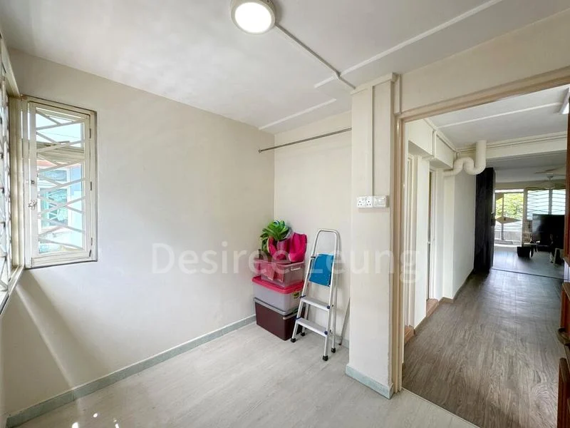 3 Room (3I) HDB for Sale in 30 Bendemeer Road - Image 2