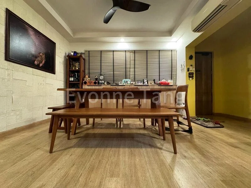 Maisonette HDB for Sale in  326 Bukit Batok Street 33 - Image 3