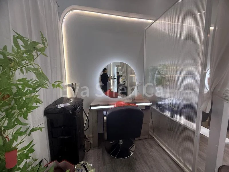 Shop / Shophouse for Rent: 42 Holland Drive - Image 4