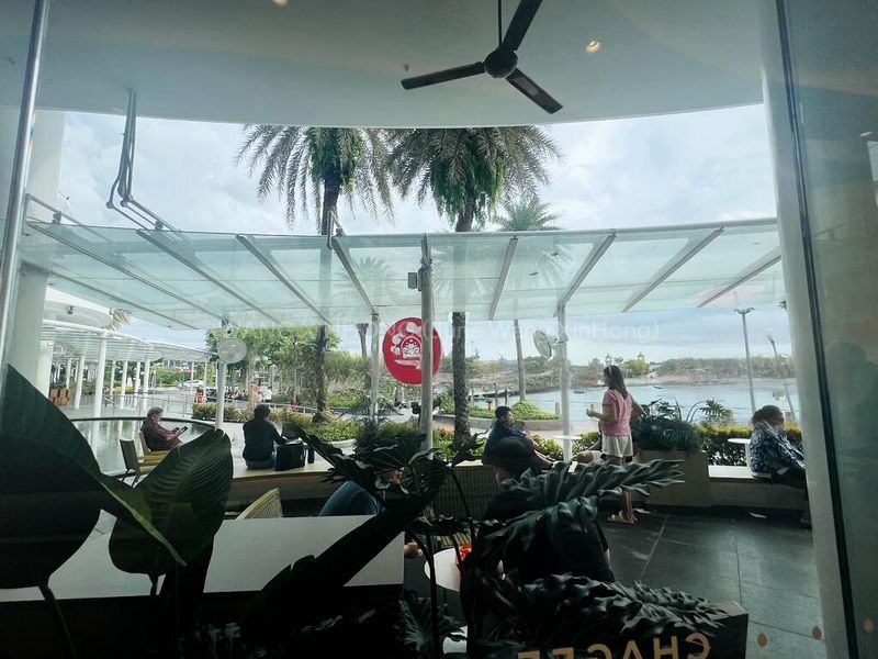 Food & Beverage for Rent: Prime F&B shop with high foot traffic at Harbourfront, direct MRT access. - Image 4