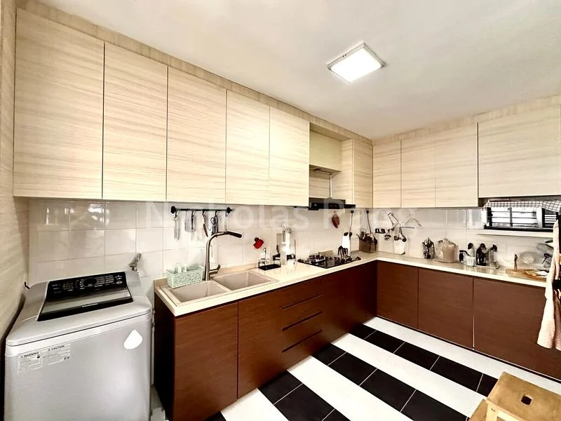 5 Room (5I) HDB for Sale in 588A Montreal Drive - Image 11