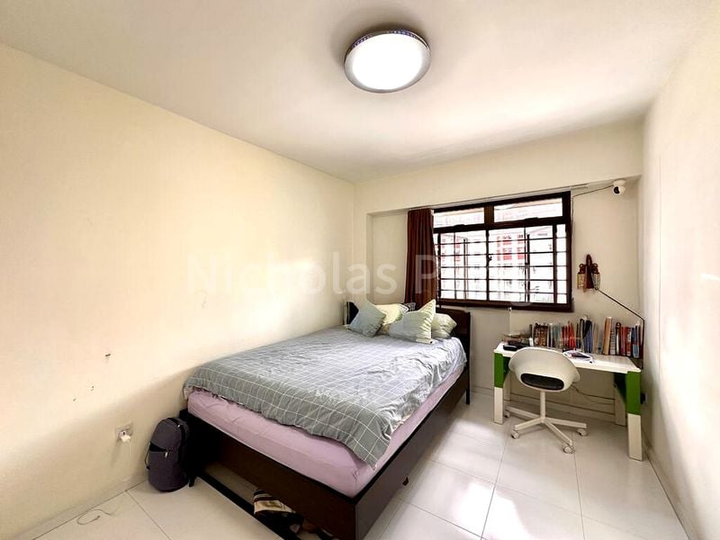 5 Room (5I) HDB for Sale in 588A Montreal Drive - Image 4