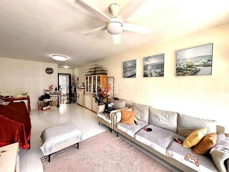 5 Room (5I) HDB for Sale in 588A Montreal Drive - Image 6