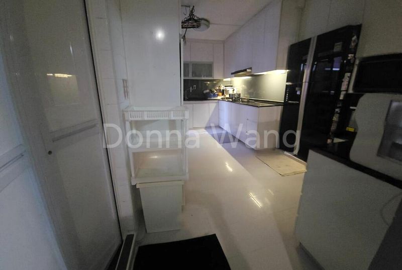 Executive HDB for Sale in  559 Hougang Street 51 - Image 3