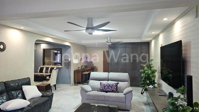 Executive HDB for Sale in  559 Hougang Street 51 - Image 1