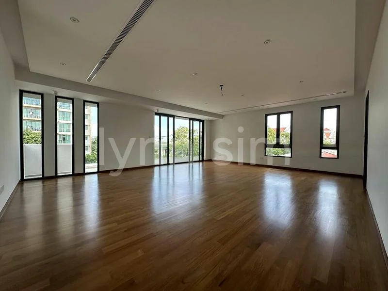 7 Bed Bungalow (Landed) for Sale in  Stratford Court - Image 1