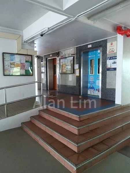 Common Room (HDB) for Rent in  434 Clementi Avenue 3 - Image 1