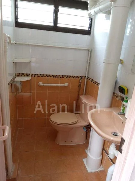 Common Room (HDB) for Rent in  434 Clementi Avenue 3 - Image 4