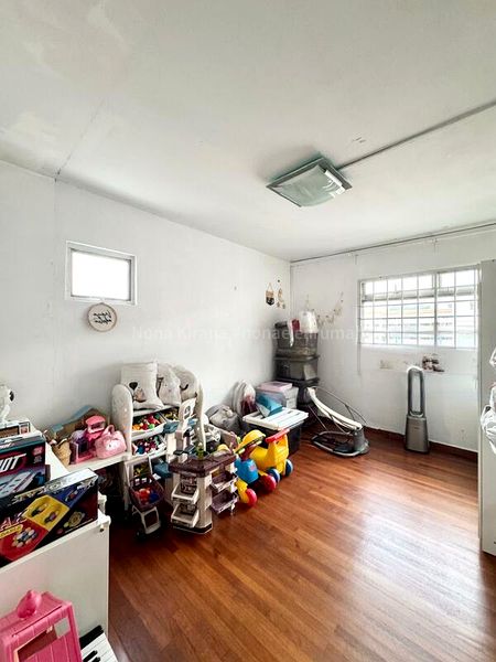 Executive HDB for Sale in  419 Woodlands Street 41 - Image 10