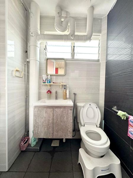 Executive HDB for Sale in  419 Woodlands Street 41 - Image 15