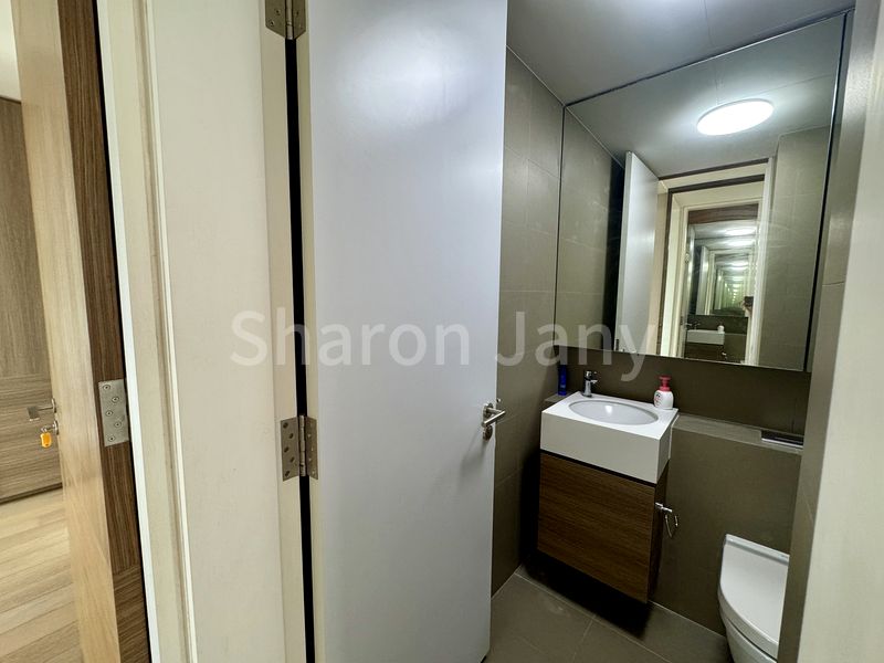 2 Bed Condo for Rent in  Echelon - Image 9