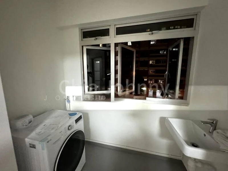 Common Room (HDB) for Rent in  444 Hougang Avenue 8 - Image 13