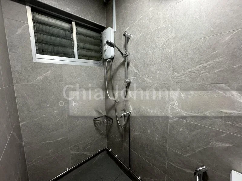 Common Room (HDB) for Rent in  444 Hougang Avenue 8 - Image 16