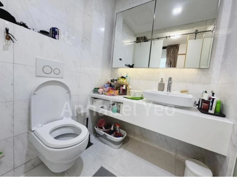 1 Bed Condo for Rent in  Fulcrum - Image 7