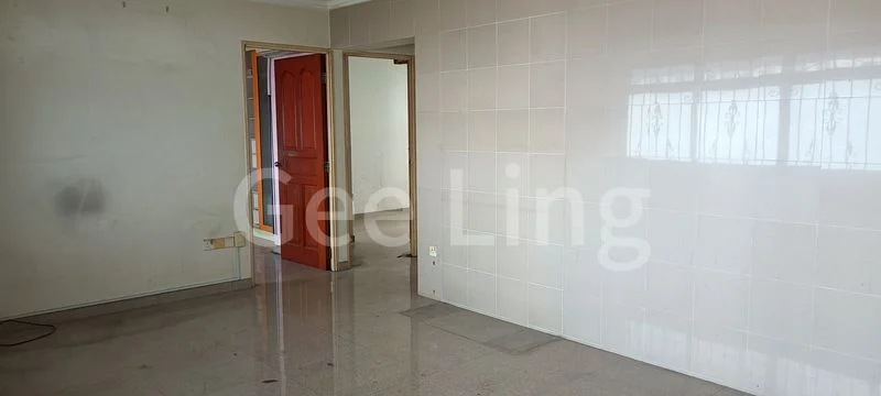 4 Room (4A) HDB for Sale in  60 Teban Gardens Road - Image 2
