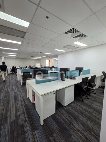 Office for Rent: Peninsula Plaza - Image 11