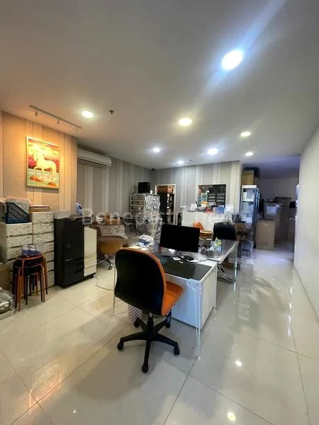 Light Industrial (B1) for Sale: Tradehub 21 - Image 1