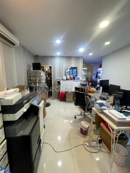 Light Industrial (B1) for Sale: Tradehub 21 - Image 3