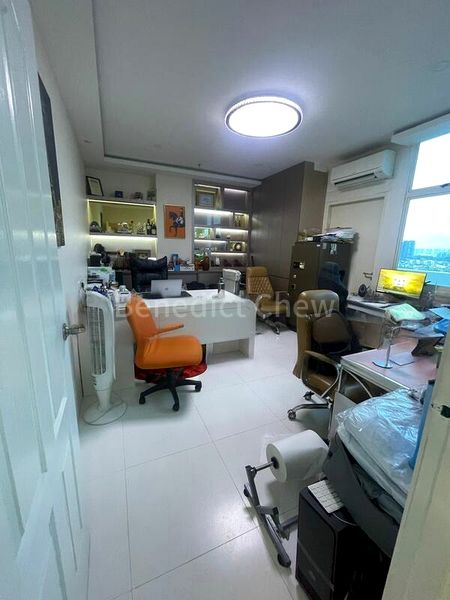 Light Industrial (B1) for Sale: Tradehub 21 - Image 2