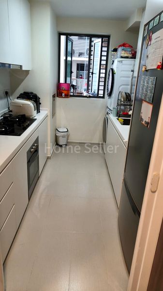 3 Bed Executive Condo for Sale in The Topiary - Image 7