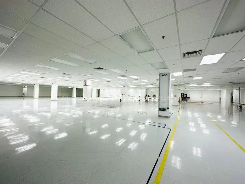 Factory / Workshop (B2) for Rent: ENTIRE FLOOR BUSINESS 2 SPACE, 5 mins walk to MRT. Suits Cleanroom, Semicon Laboratory. - Image 3