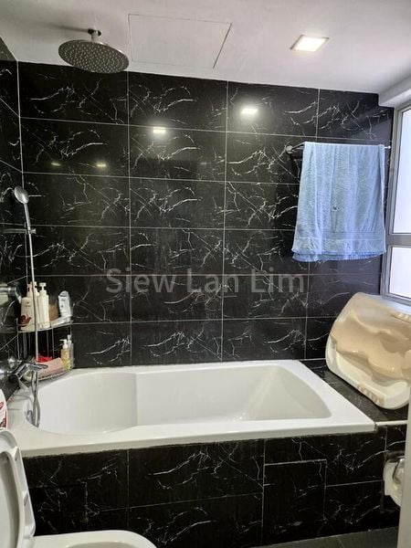 2 Bed Condo for Sale in  The Bayshore - Image 8