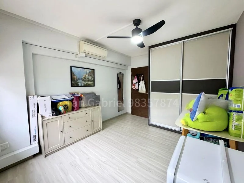 Room (HDB) for Rent in 246 Simei Street 5 - Image 1