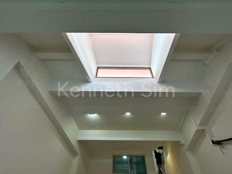 Other Retail for Rent:  Suits Most Trades  Main Road, Jln Besar - Image 5