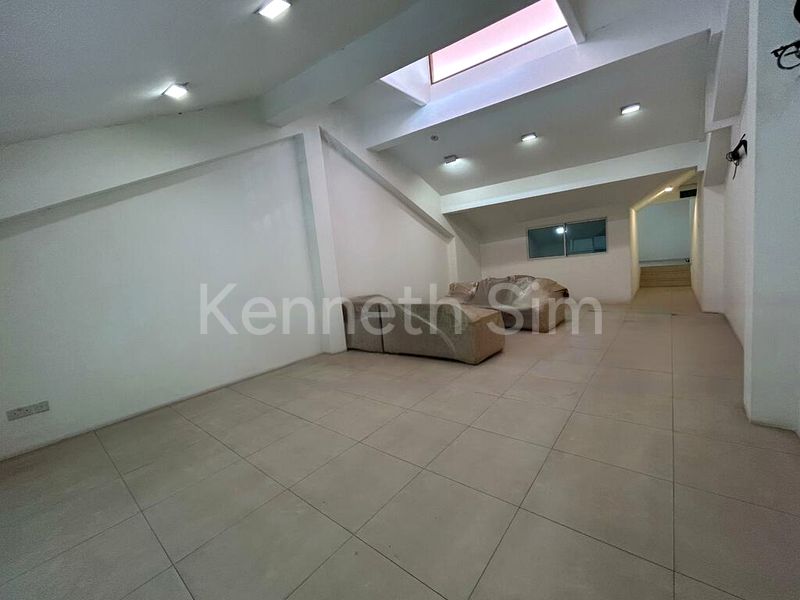 Other Retail for Rent:  Suits Most Trades  Main Road, Jln Besar - Image 6