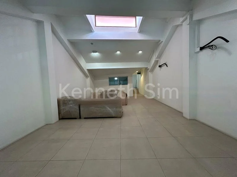 Other Retail for Rent:  Suits Most Trades  Main Road, Jln Besar - Image 3