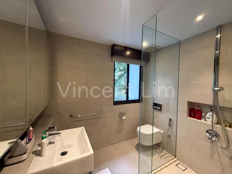 4 Bed Semi-Detached House (Landed) for Sale in  Regent Villas - Image 6