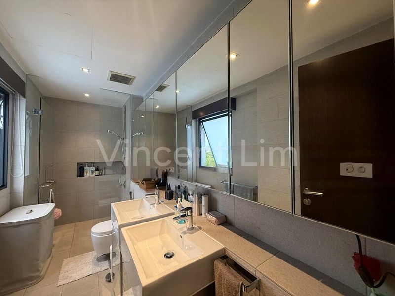 4 Bed Semi-Detached House (Landed) for Sale in  Regent Villas - Image 9