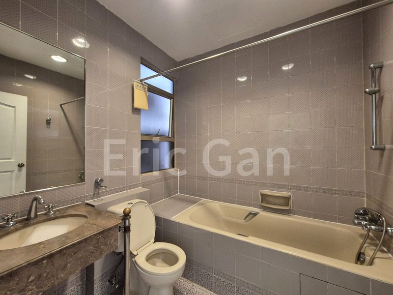 4 Bed Condo for Rent in  Leonie Condotel - Image 15