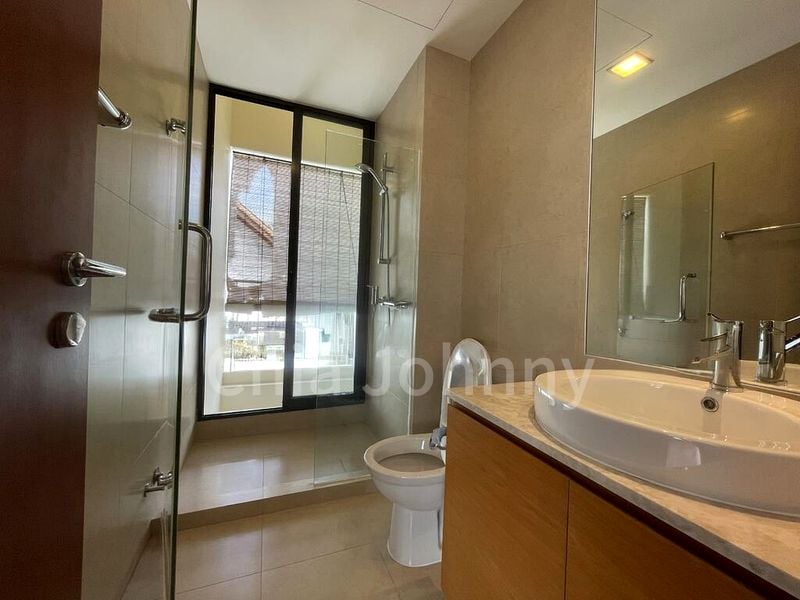 5 Bed Semi-Detached House (Landed) for Rent in  Bukit Villas - Image 1