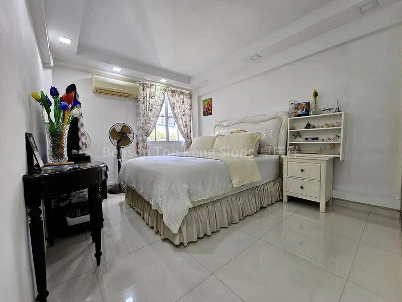 3 Room (3STD) HDB for Sale in  93 Jalan Dua - Image 5