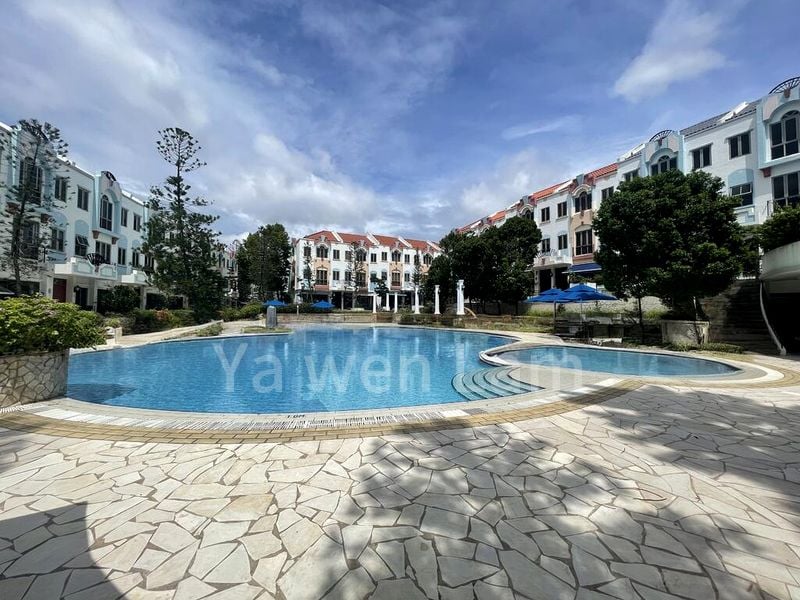 6 Bed Terraced House (Landed) for Sale in  Bedok Market Place - Image 4