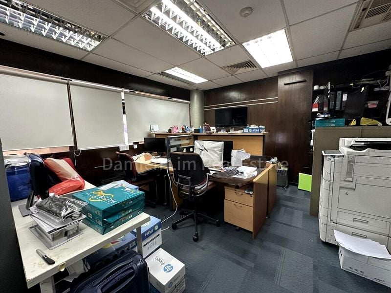 Office for Rent: Chiat Hong Building - Image 2